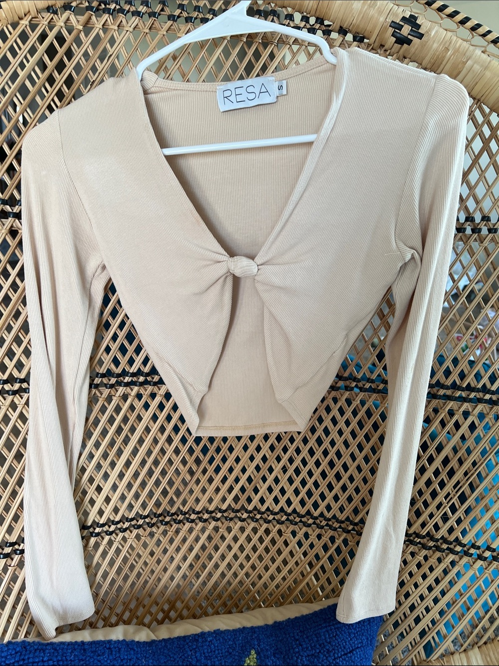 RESA Beige Ribbed Long-Sleeve Knot-Front Crop Top